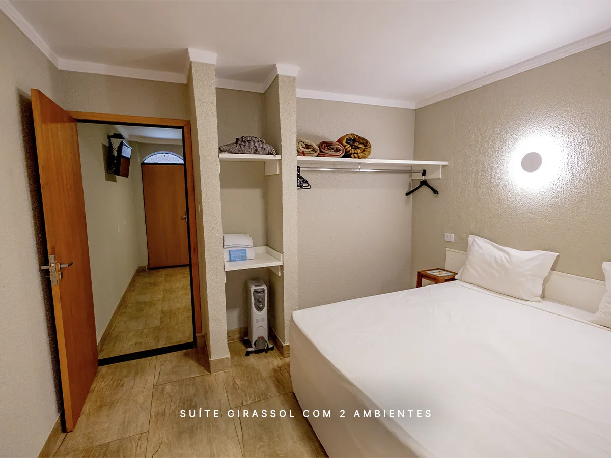 Suite Girassol com 2 Ambientes - Hotel Fazenda Santa Mônica